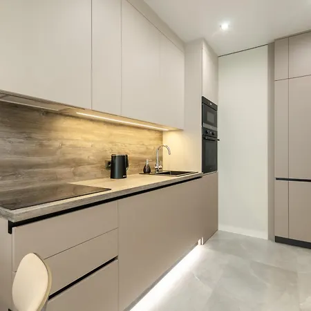 Petrovdom 11-92 In Rc Manhattan City,beresteiskyi 11 Apartment